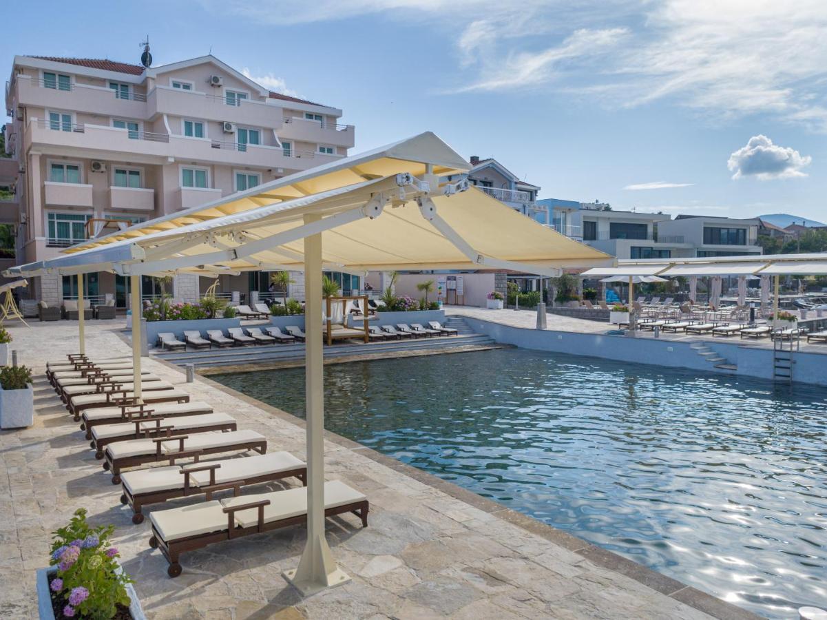 Apartments Adeona Тиват Екстериор снимка